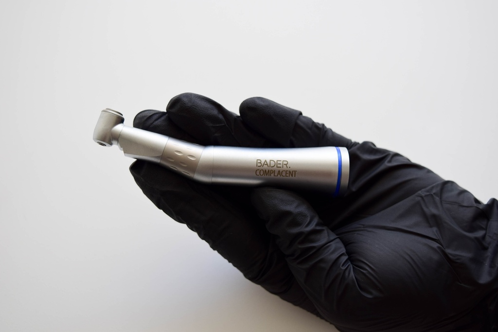 CONTRA ÁNGULO COMPLACENT 1:1 CON LUZ LED AUTOGENERADA