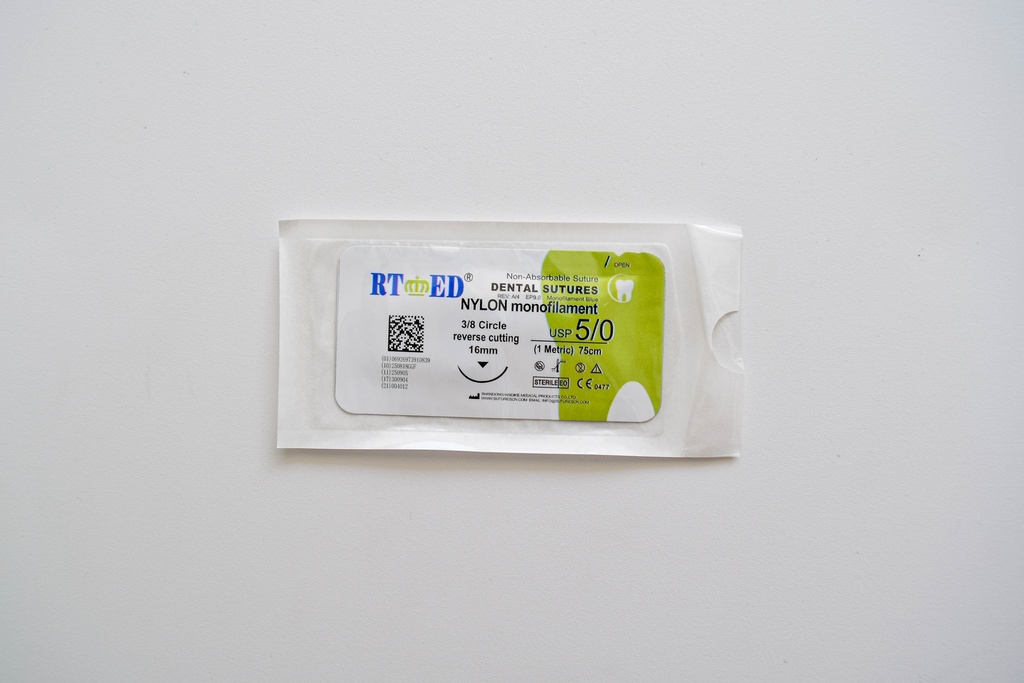 Pack de SUTURA DE NYLON 5/0.75cm LONGITUD- AGUJA 3/8 DE CÍRCULO Y 16mm LARGO x12